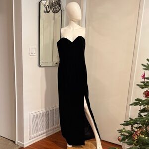 A.J. Bari Black Strapless Gown Sz14